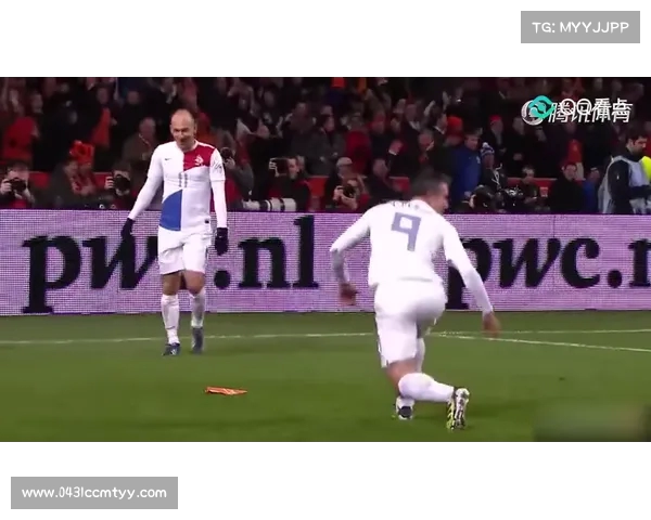 王刚精准突破传中 法比奥精彩鱼跃冲顶为球队建功 王刚精准突破传中 法比奥精彩鱼跃冲顶为球队建功